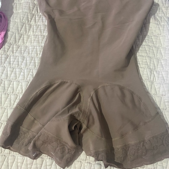 Shapewear - Picture 4 of 5